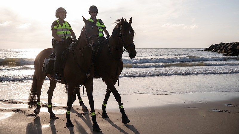 bereden politie, politiepaard, kust, strand, Foto: Korpsmedia politie