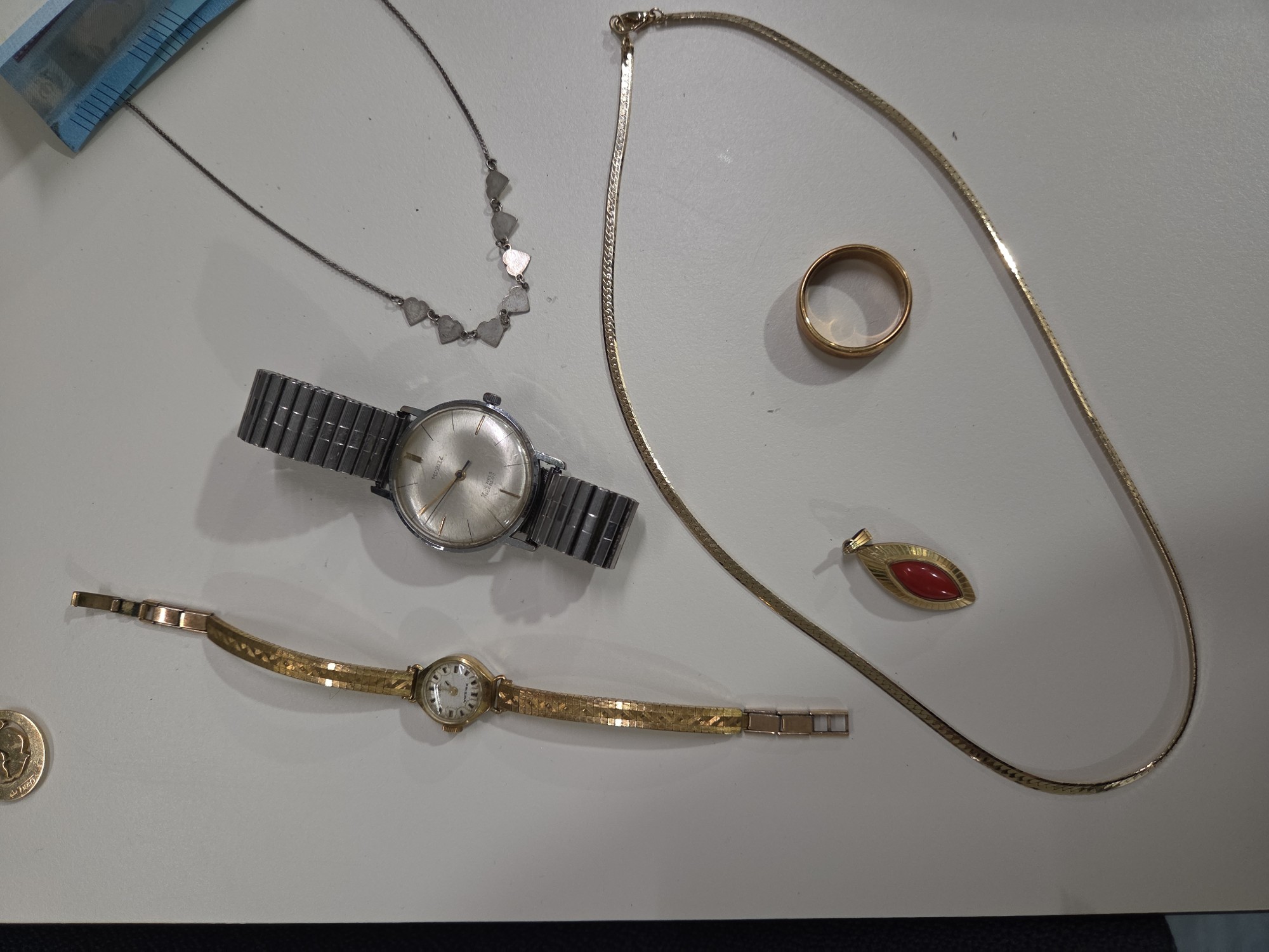 Wie herkent deze sieraden? Wie herkent deze sieraden?