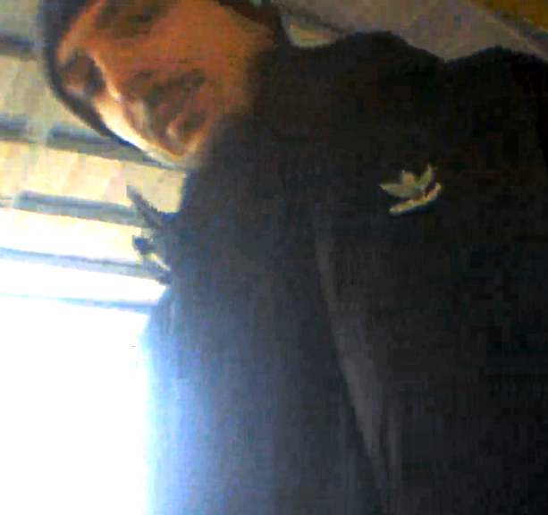 Afbeelding De verdachte bij de geldautomaat