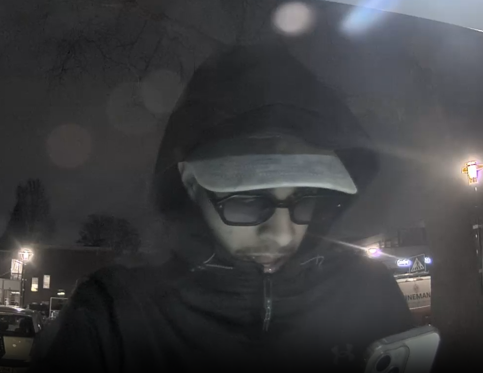Man pint met gestolen pinpas aan het Mereveldplein in De Meern