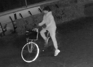 Dader vernielingen Maaspoort op fiets