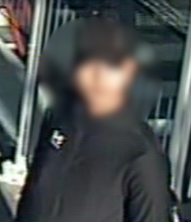 Vrouw bestolen van gouden ketting op station Schollevaar Vrouw bestolen van gouden ketting op station Schollevaar