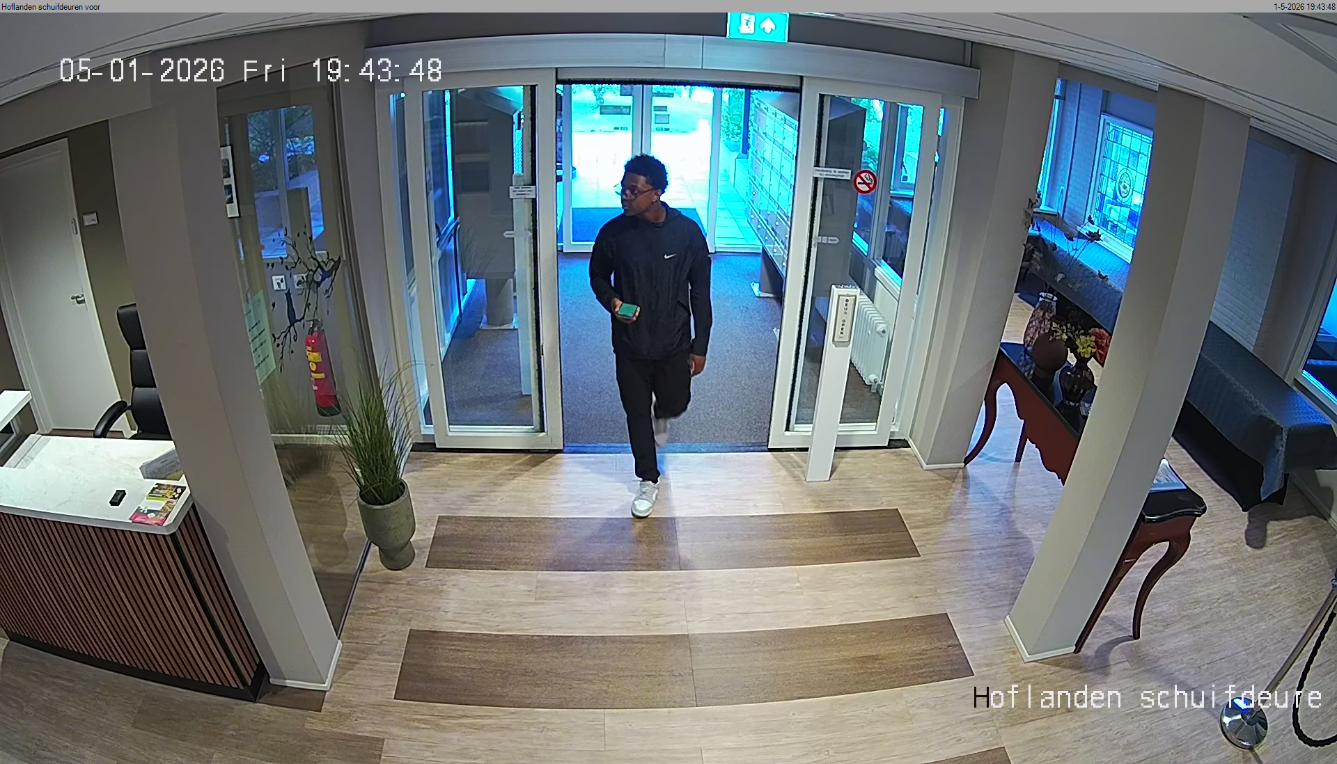 Nepagent steelt sieraden van oudere vrouw in Woerden