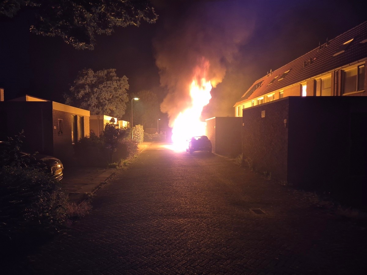 Brandstichting in Dronten, politie zoekt getuigen