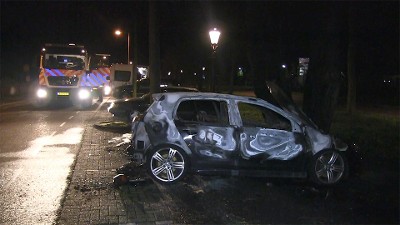 Uitgebrande VW Golf