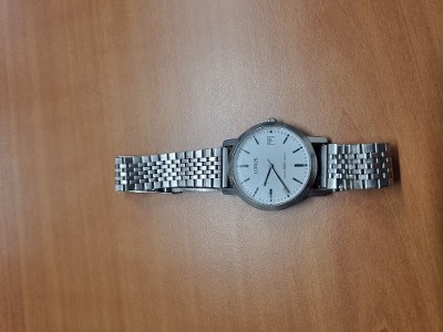Een rvs waterdicht horloge van het merk Lorus