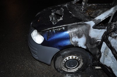 De uitgebrande Volkswagen Caddy