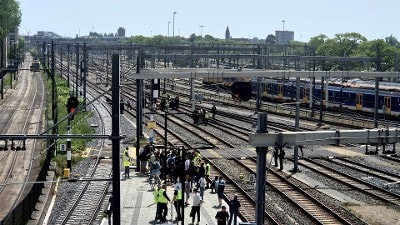 Zevenentwintig aanhoudingen bij spoorblokkade op station Utrecht Centraal