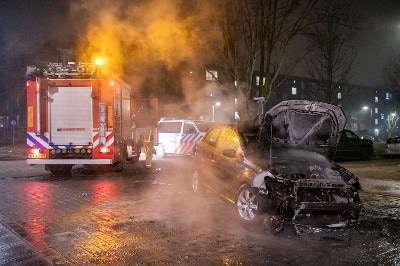 oud en nieuw, oudjaar, nieuwjaar, jaarwisseling, autobrand, brandstichting, den haag, Foto: Korpsmedia / Peter Monteny