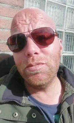 Marc Jaskulski met zonnebril