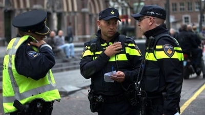 Rotterdam - Politie zoekt getuigen in onderzoek dood Rotterdamse vrouw