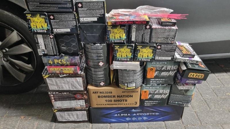 Politie neemt 120 kilo illegaal vuurwerk in beslag bij grensactie