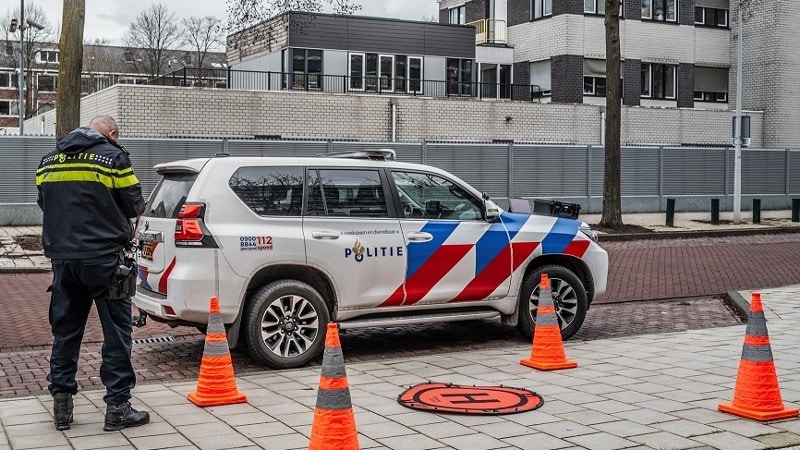 Getuigen gezocht na aanslag op Joodse school aan de Zeelandstraat in Amsterdam-Zuid