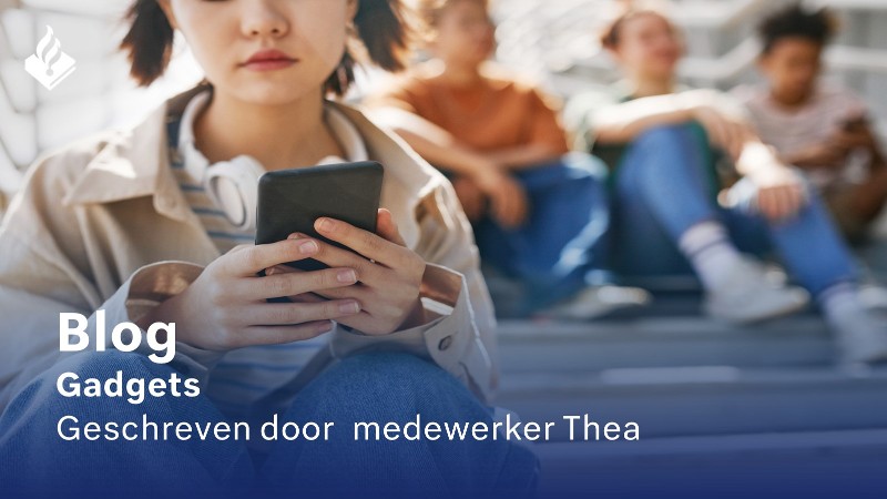 meisje met smartphone