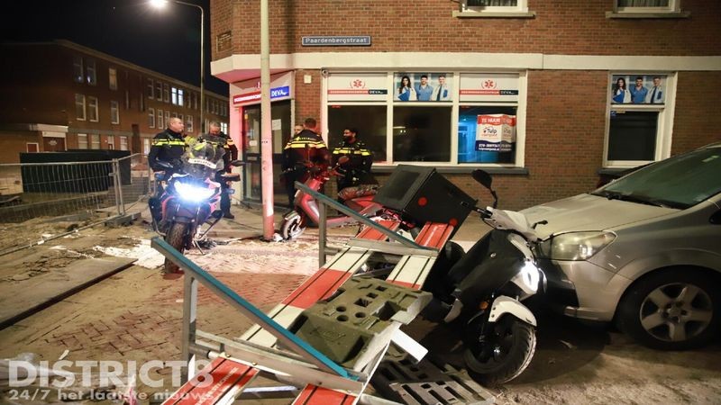 Achtervolging bezorgscooter eindigt op Paardenbergstraat (foto District 8)