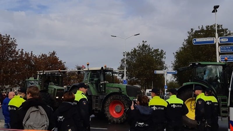 Politie treedt op bij demonstratie in Zwolle