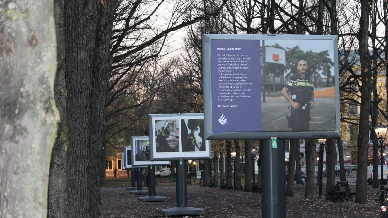 Reizende fototentoonstelling over politie begint in Den Haag
