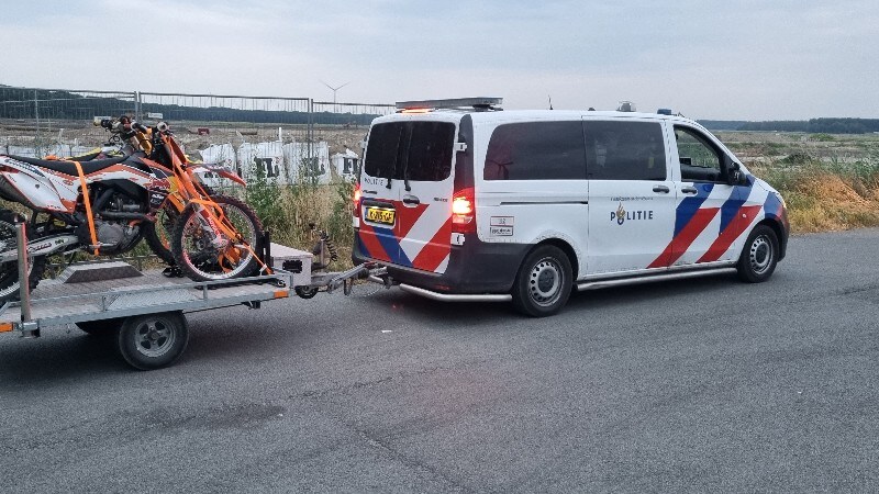 in beslag genomen crossmotoren