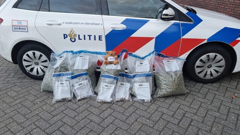 Eigen foto politie van de drugsvangst bij Schijf op 30-03-2023