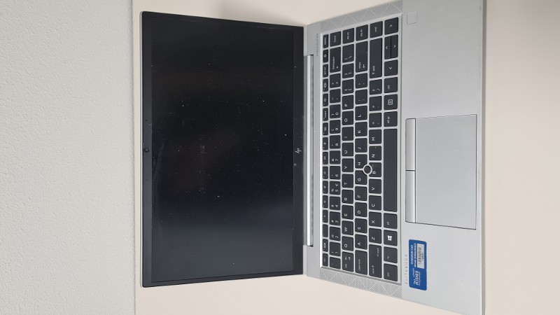 Zilveren/ grijze laptop van merk HP