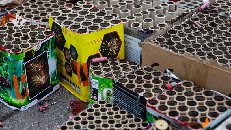 Woningen ontruimd na vondst van 1.100 kilo vuurwerk in Weesp