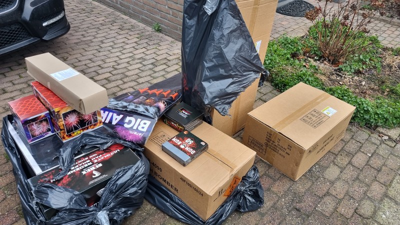 Politie neemt 170 kilo illegaal vuurwerk in beslag na vijf doorzoekingen