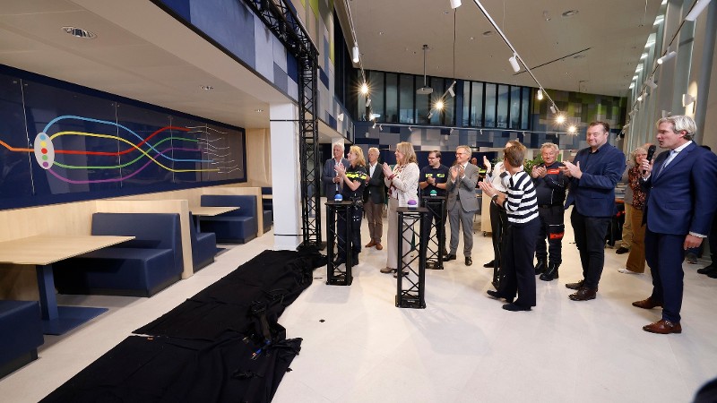Politiebureau Hilversum en meldkamer Midden-Nederland nu officieel geopend