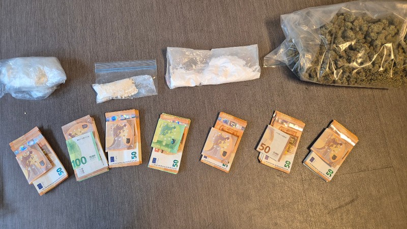 Drugs en contant geld aangetroffen in Oostburg