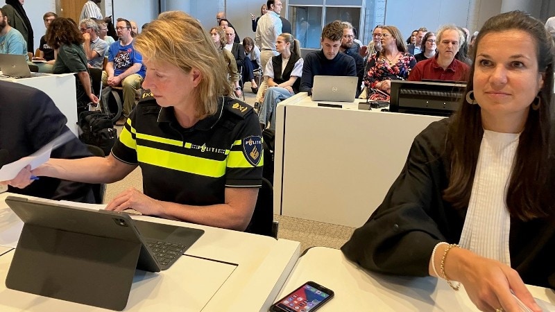 Politiechef Yvonne Hondema woensdag tijdens het kort geding in Den Haag, aangespannen door XR