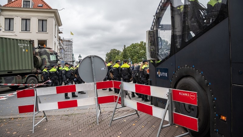 Pilots geweldsmiddelen ME nog dit jaar