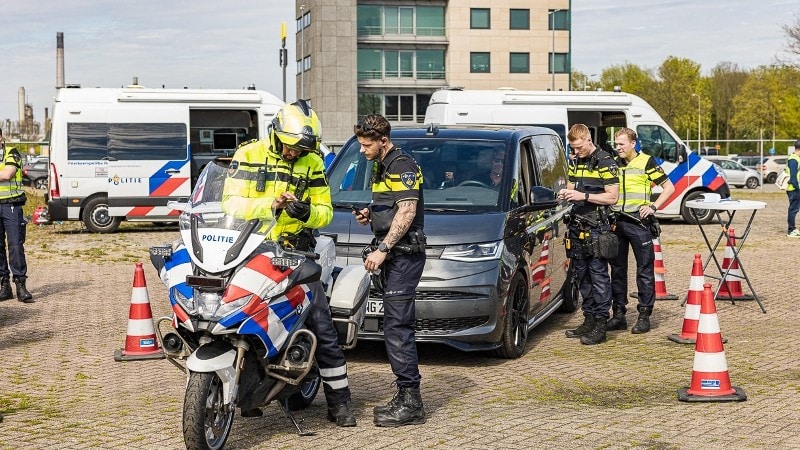 Meer dan 100 voertuigen gecontroleerd in Spijkenisse tijdens een actie in de Week tegen Ondermijning