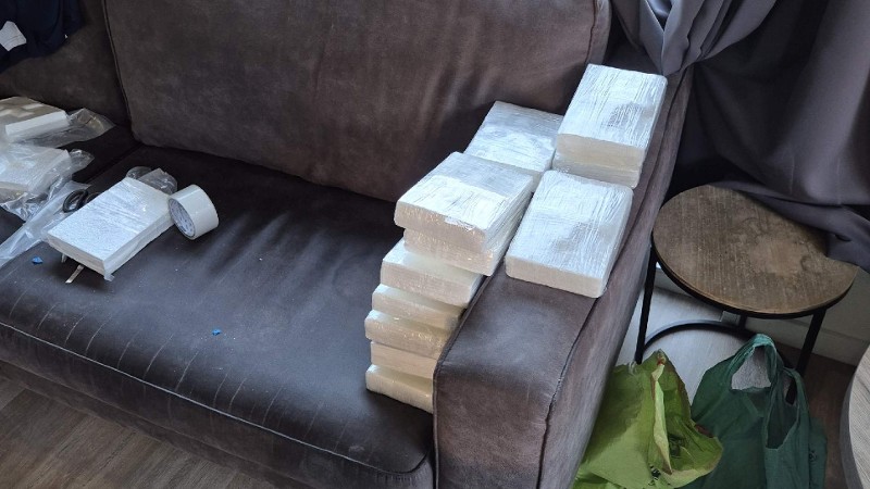 Politie arresteert elf verdachten van handel in nepcocaïne