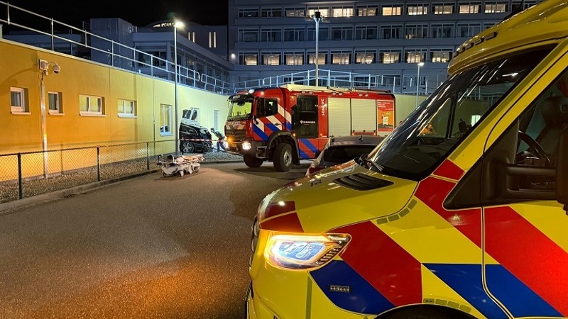 Bestuurder overleden na aanrijding bij ziekenhuis