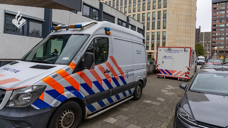 Politie doet onderzoek op vermoedelijke plaats delict dood Hajar