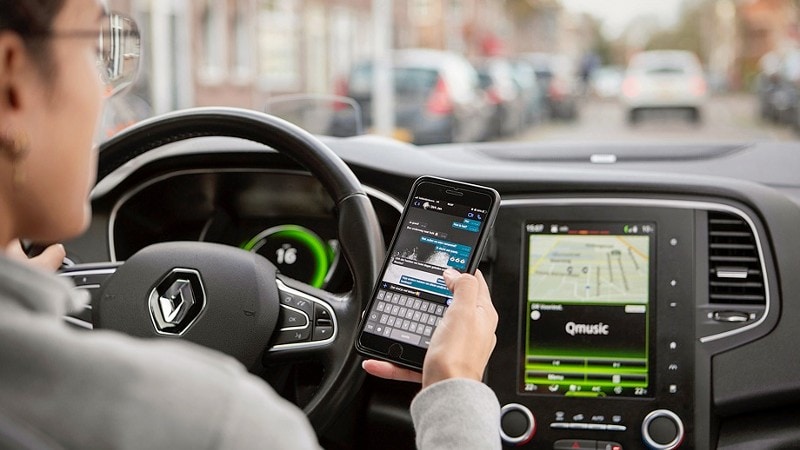 appen achter het stuur, auto, bestuurder, mobiele telefoon, Foto: Korpsmedia politie