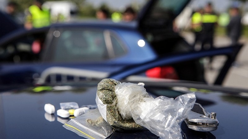 drugs, pillen en hennep aangetroffen bij verkeerscontrole, Foto: Korpsmedia politie