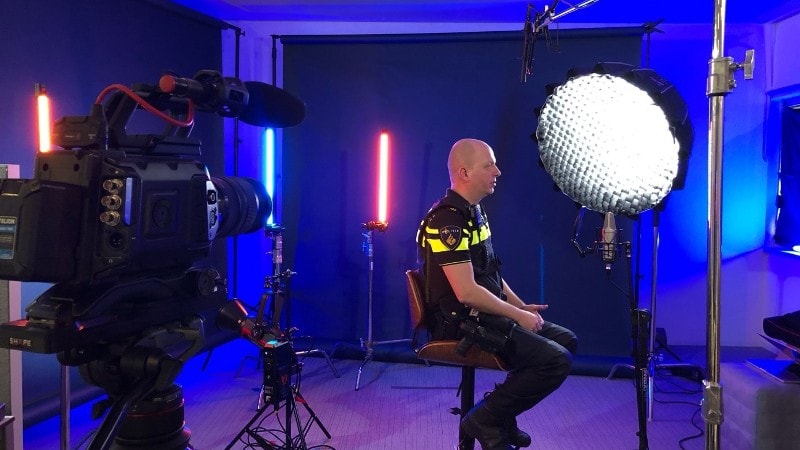 Agent Frans in de studio