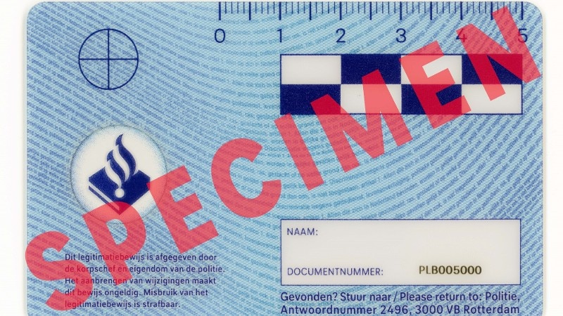 Voorbeeld van politielegitimatiebewijs (achterkant)