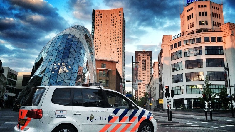 zege leef ermee druk Twee relschoppers in Eindhoven aangehouden | politie.nl