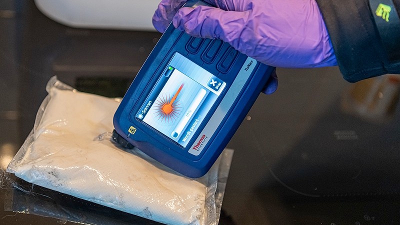 narcotics analyzer, drugs, lab, drugslab, laboratorium, productie, meten, meting, scannen, ondermijning, Foto: Politie