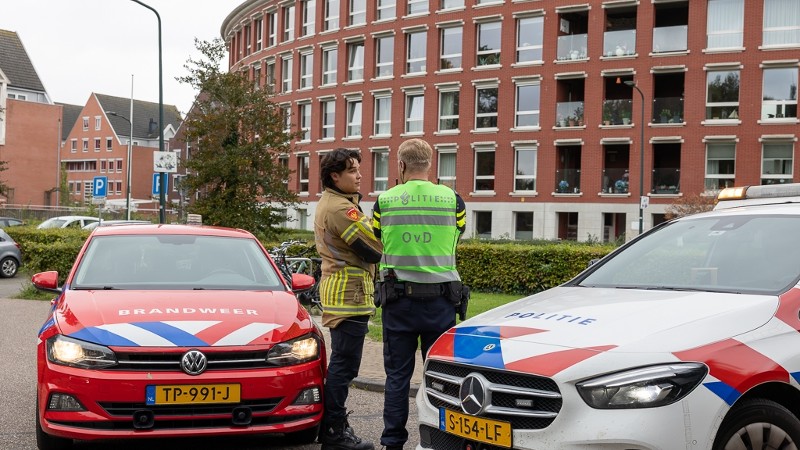 Man aangehouden na auto te water in Vijfhuizen
