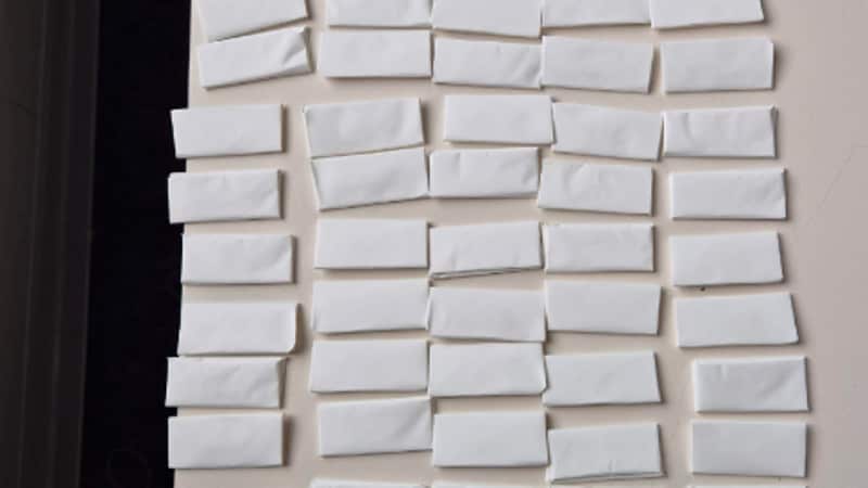 Na aanhouding ruim 160 ponypacks met drugs in beslag genomen in Purmerend